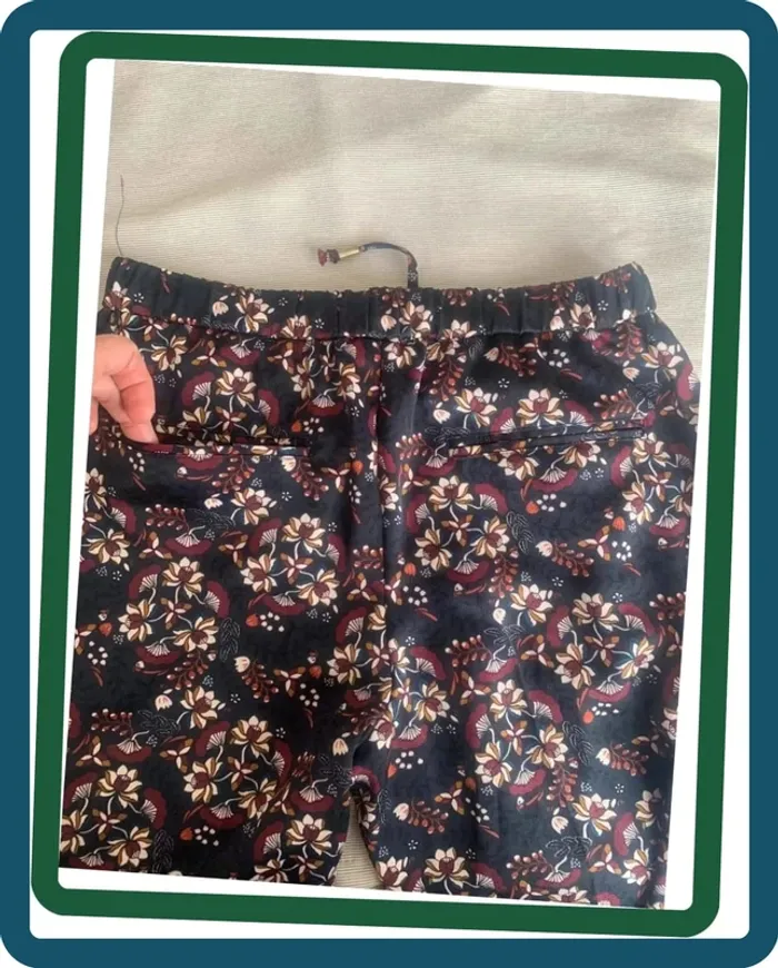Très beau pantalon classique satiné à fleurs Kiabi 38 - photo numéro 10
