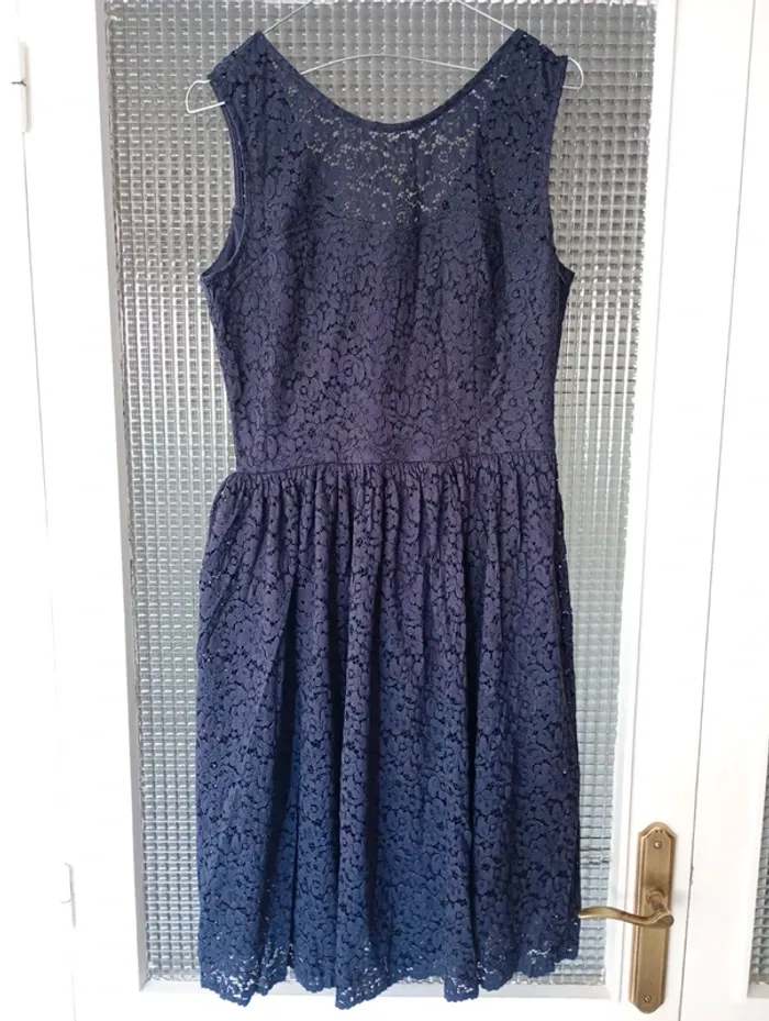 Robe dentelle débardeur/ taille 38
