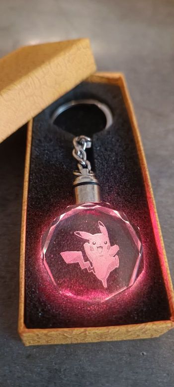 Breloque sac à dos et porte-clés Pokemon Pikachu