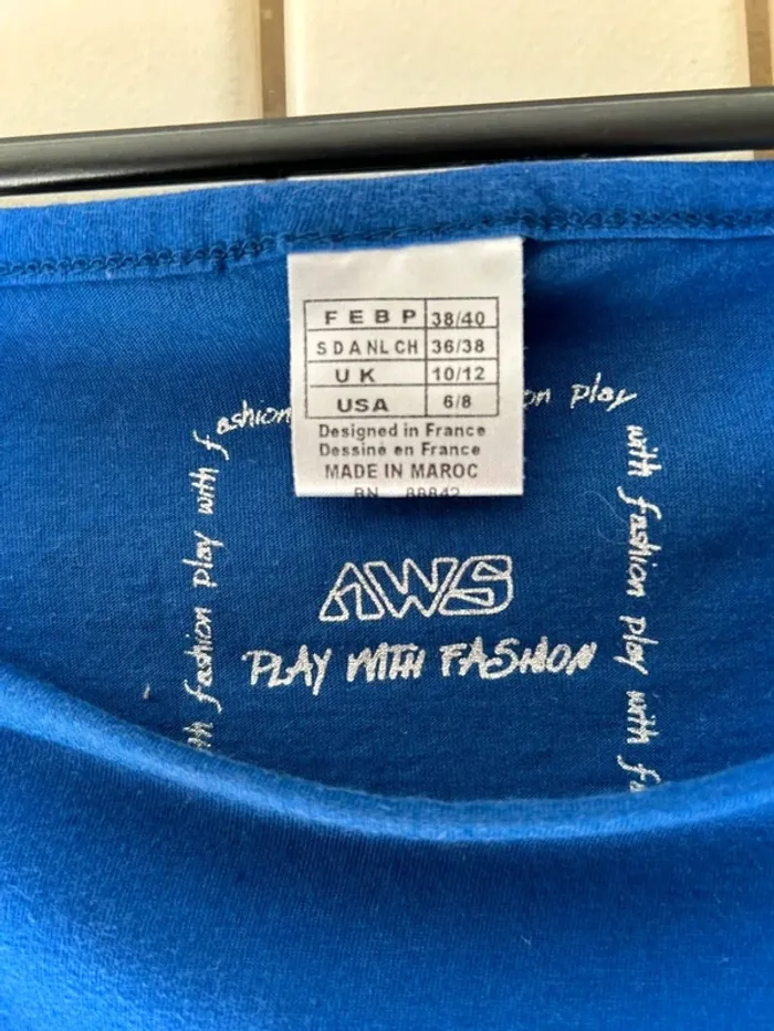 Jolie robe AWS taille 38/40 en parfait état - photo numéro 2