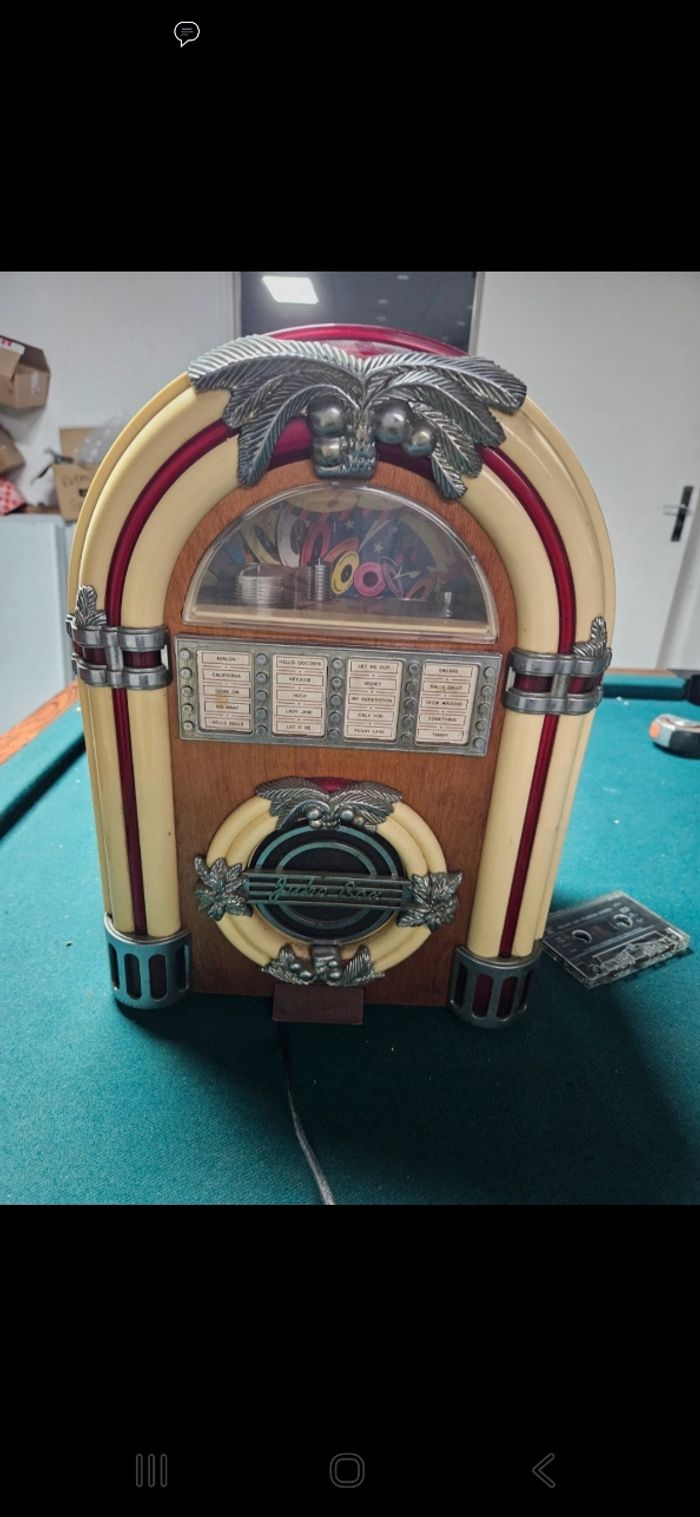 Mini juke box radio cassette vintage à fil