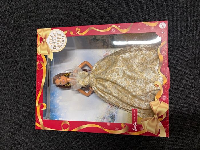 Barbie holiday joyeux Noël  2025 neuve