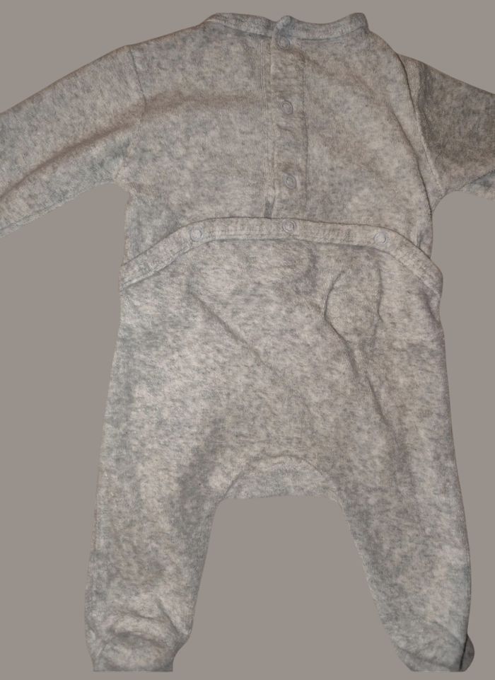 Pyjama bébé mixte – Taille 1 mois – Très bon état – Marque Kiabi - photo numéro 2