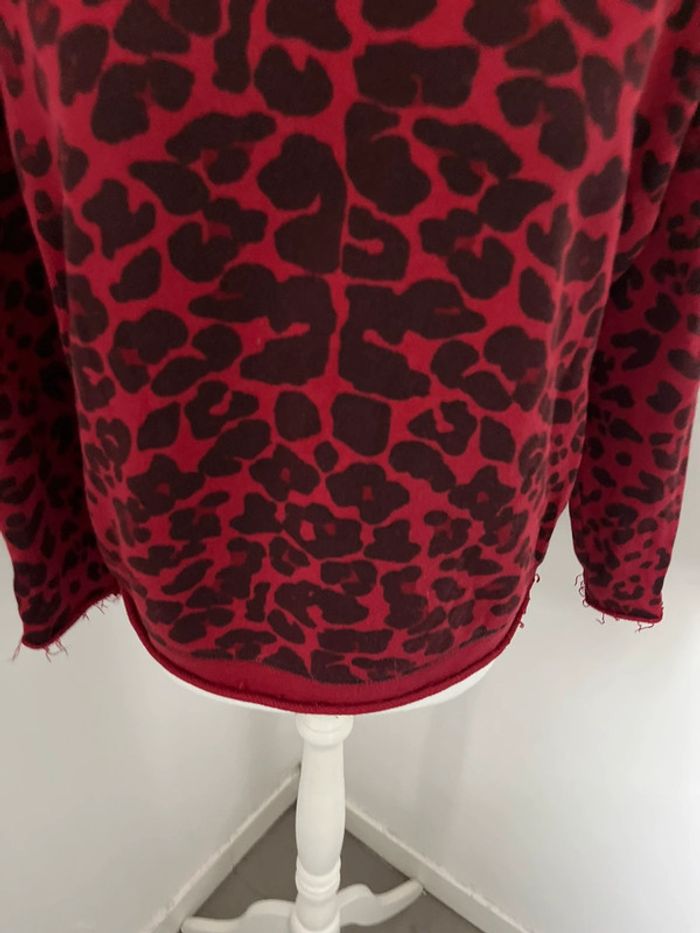 Sweat motif léopard rouge noir Maje S - photo numéro 2