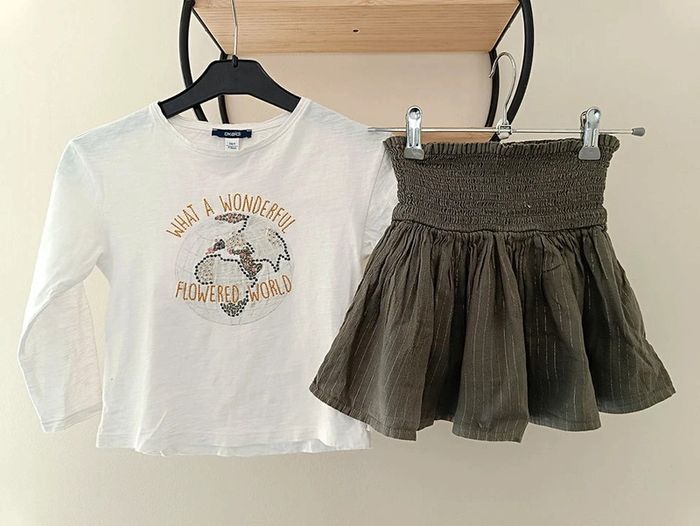 5 ans ensemble teeshirt Okaïdi et jupe tape a l'oeil