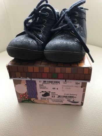 Chaussures fille taille 22