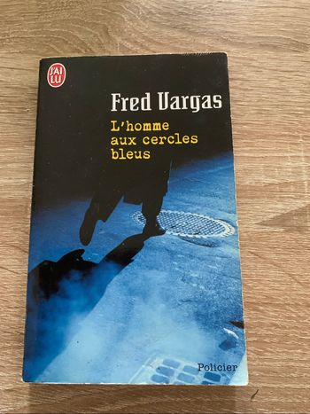 L’homme aux cercles bleus