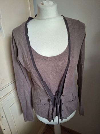 Gilet marron avec col