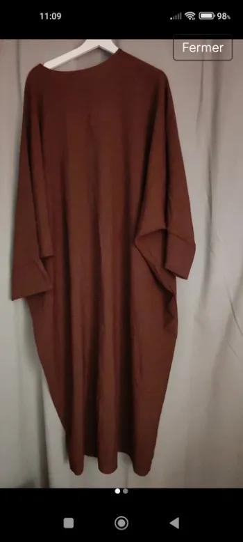 Très grande robe marron
