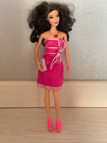 Tenue pour poupée barbie