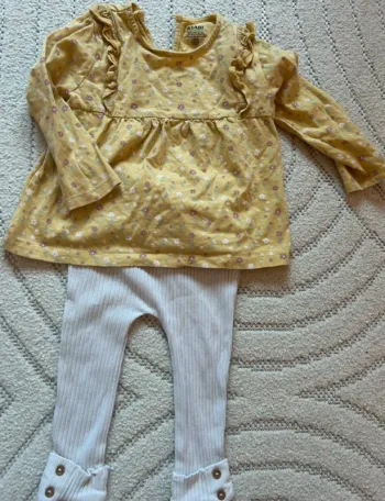 Ensemble jaune beige