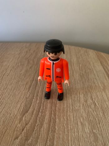 Playmobil secouriste 