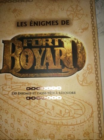 Livre de divers énigmes fort boyard très bon état 