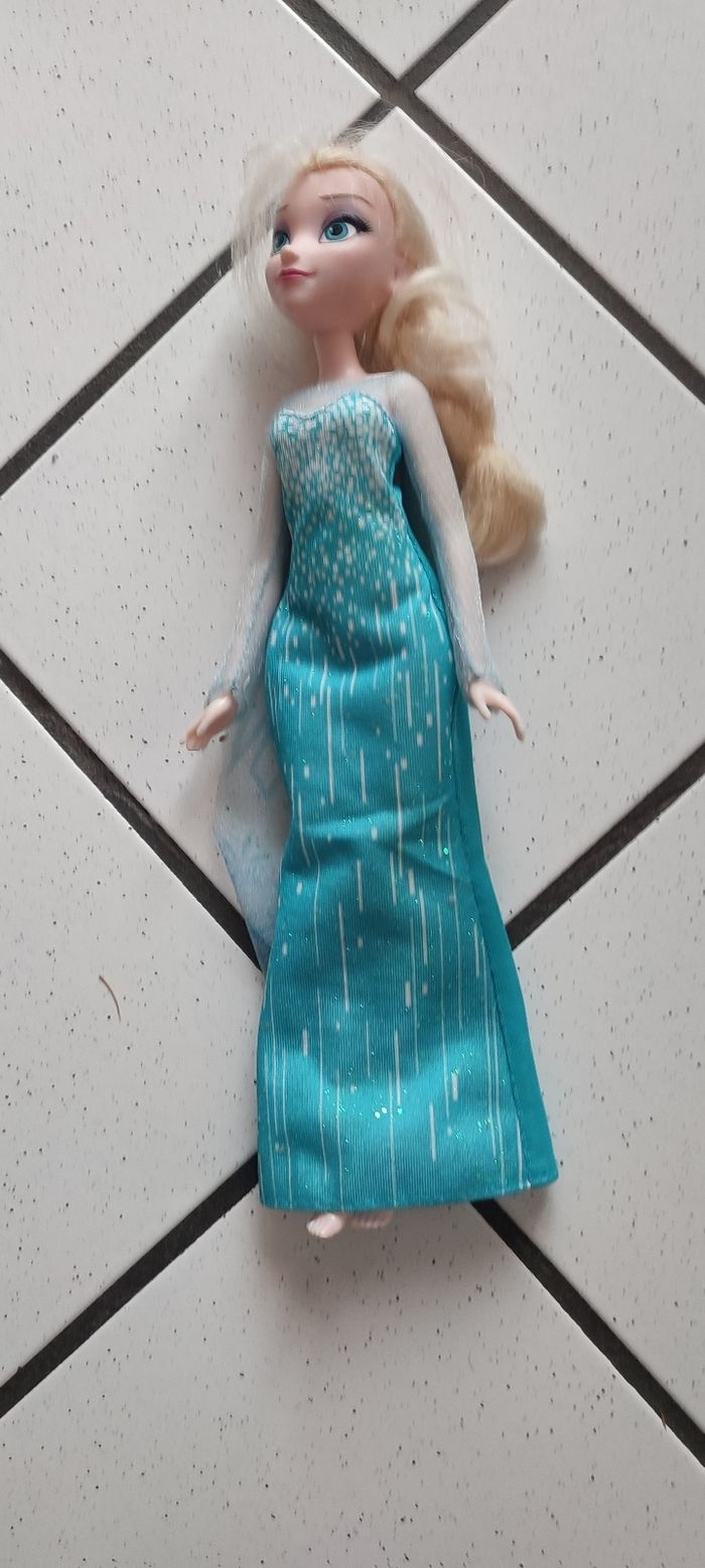 Poupée Elsa Reine des neiges