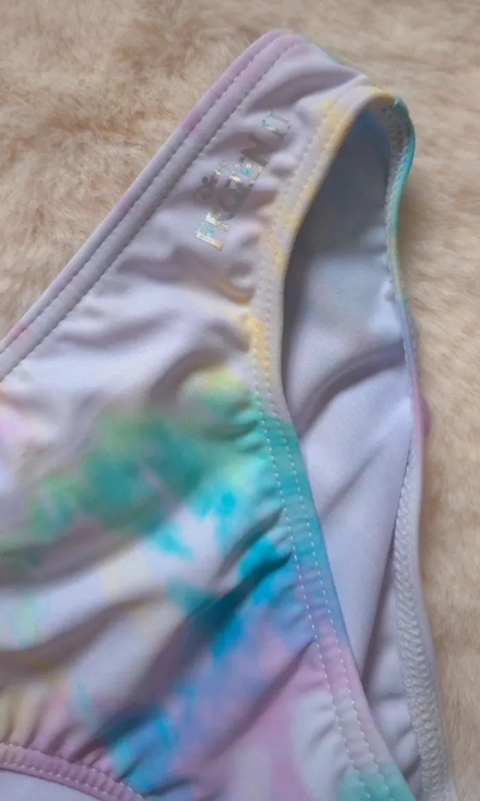 Adorable maillot de bain reine des neige 4-5ans - photo numéro 3