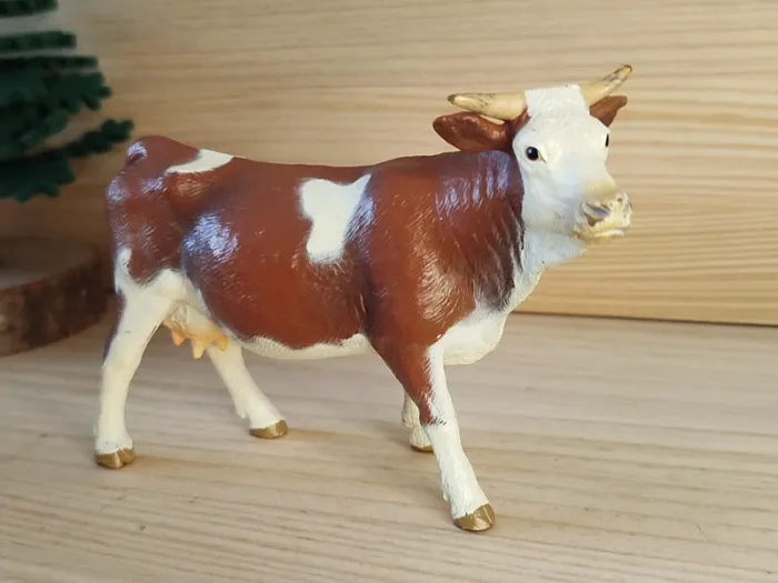 PAPO vache marron et blanche Figurine animal de la ferme