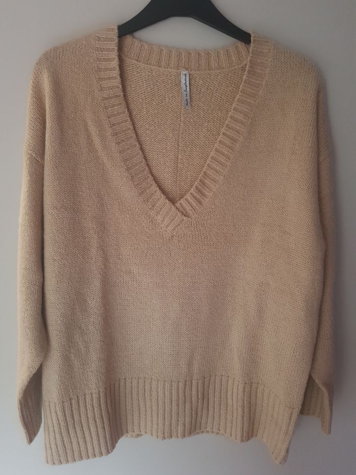 Magnifique pull col V  oversize taille 36 Asos - photo numéro 2
