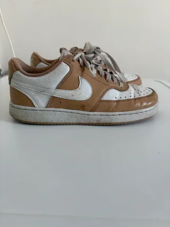 Nike Dunk Low - Beige & Blanc
