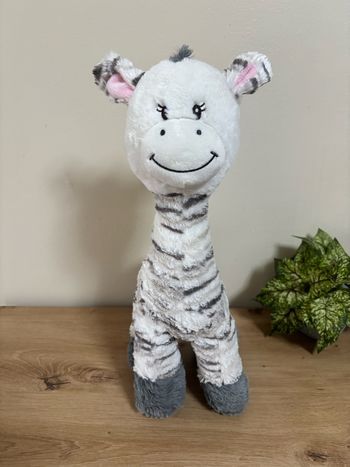 Doudou peluche zèbre gris blanc zdt action