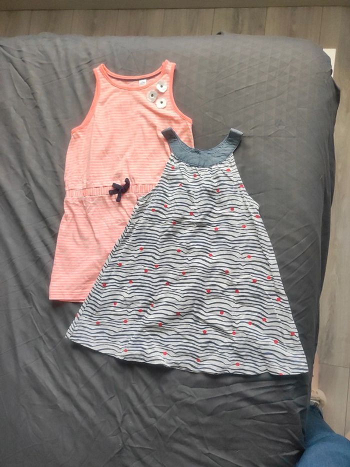 Deux robes obaibi 3 ans