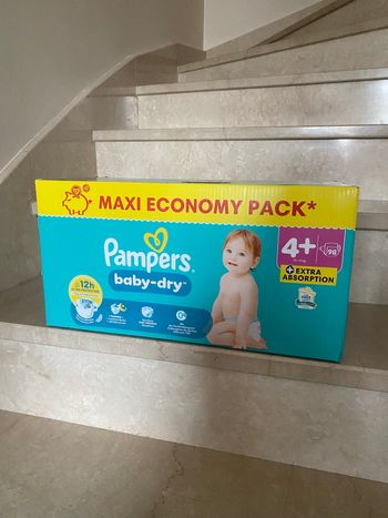 Couches pampers taille 4 plus