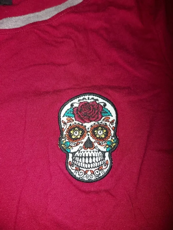 T-shirt avec un crâne mexicain - photo numéro 2
