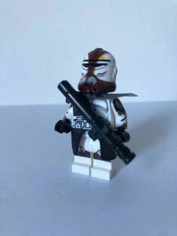 Figurine type lego Commandant Wolffe. Star Wars