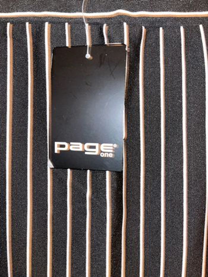 Jupe noire et blanche - Page One - photo numéro 4