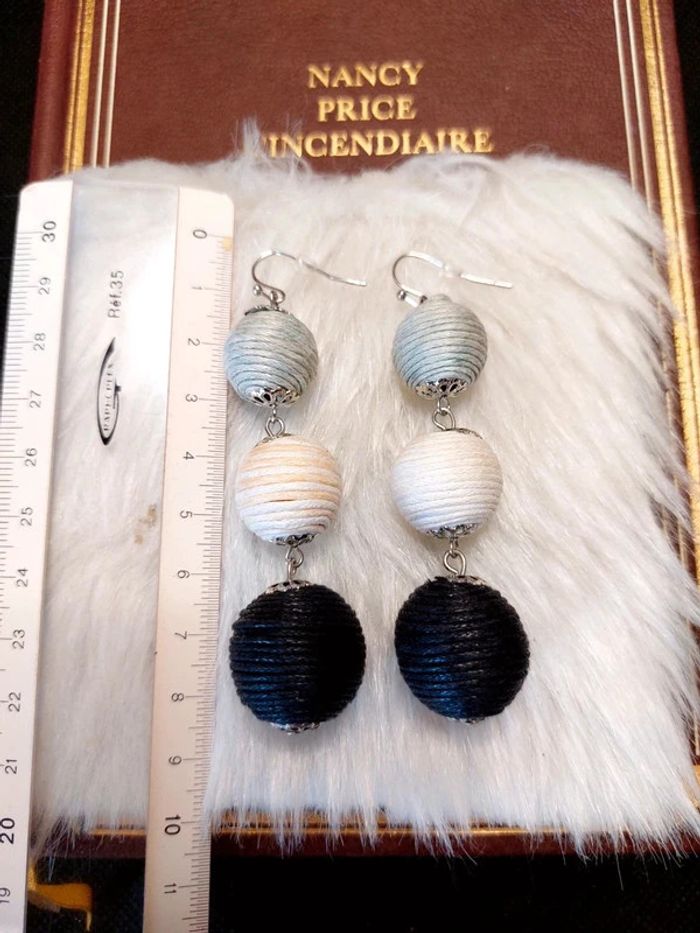 Magnifique paire de boucles d'oreilles pendantes style bohème - photo numéro 3