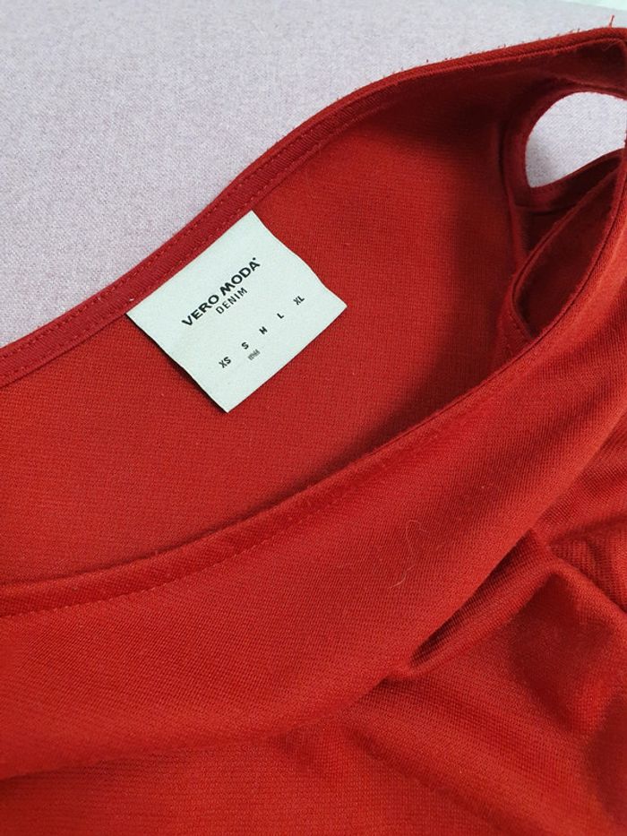 Robe moulante rouge - photo numéro 2