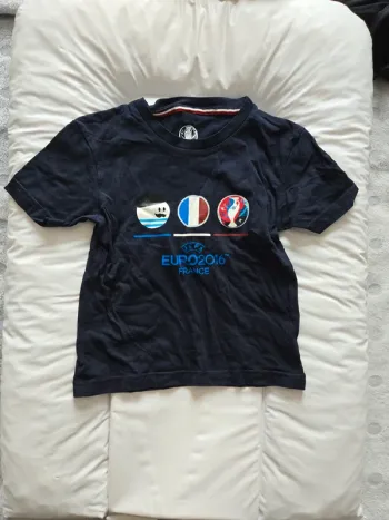 Tee shirt euro taille 4 ans