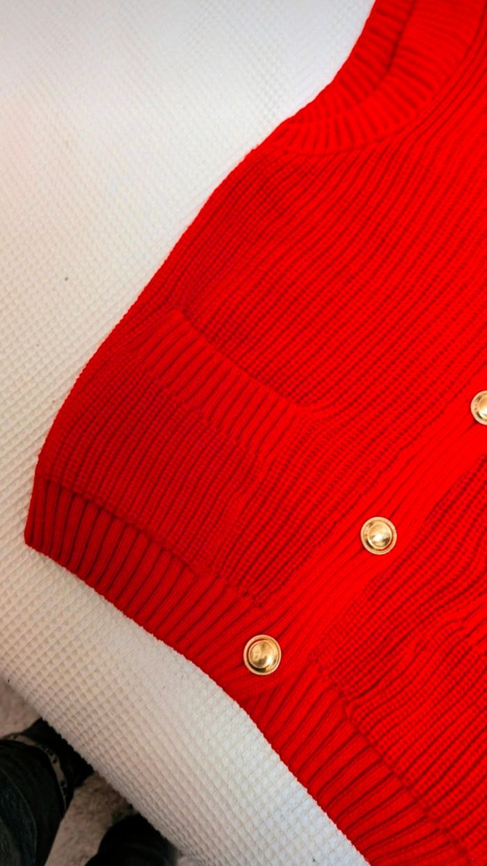 Gilet sans manches rouge - photo numéro 4