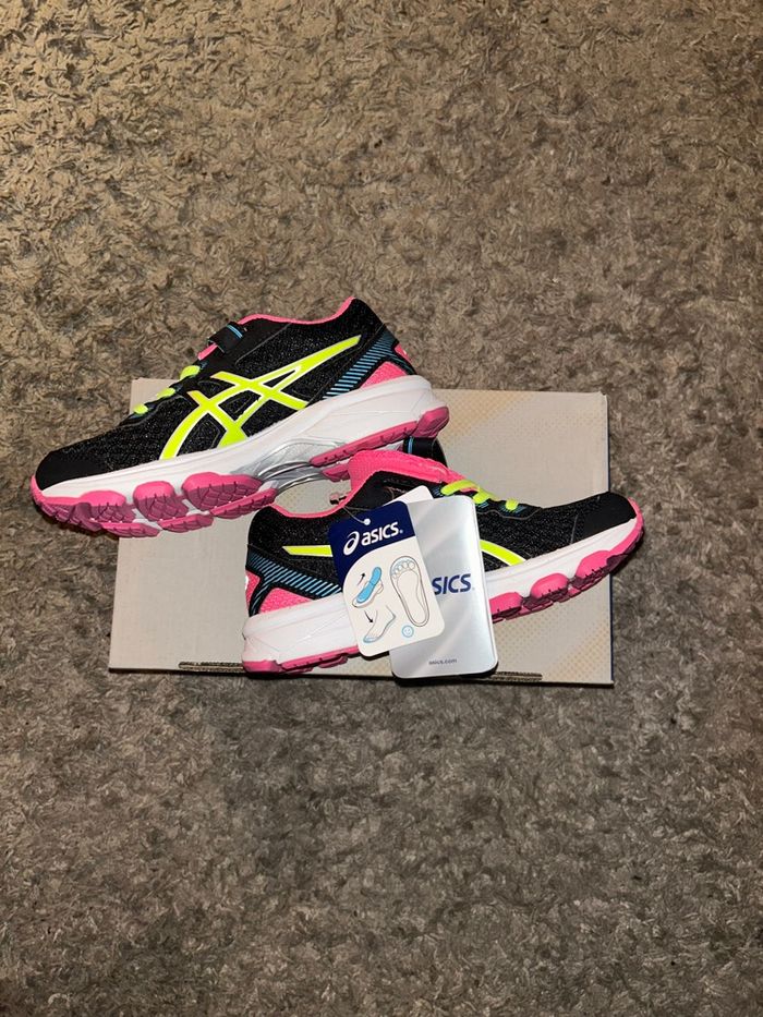 Baskets asics enfant