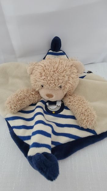 Pommette doudou ours plat carré beige bleu mouette