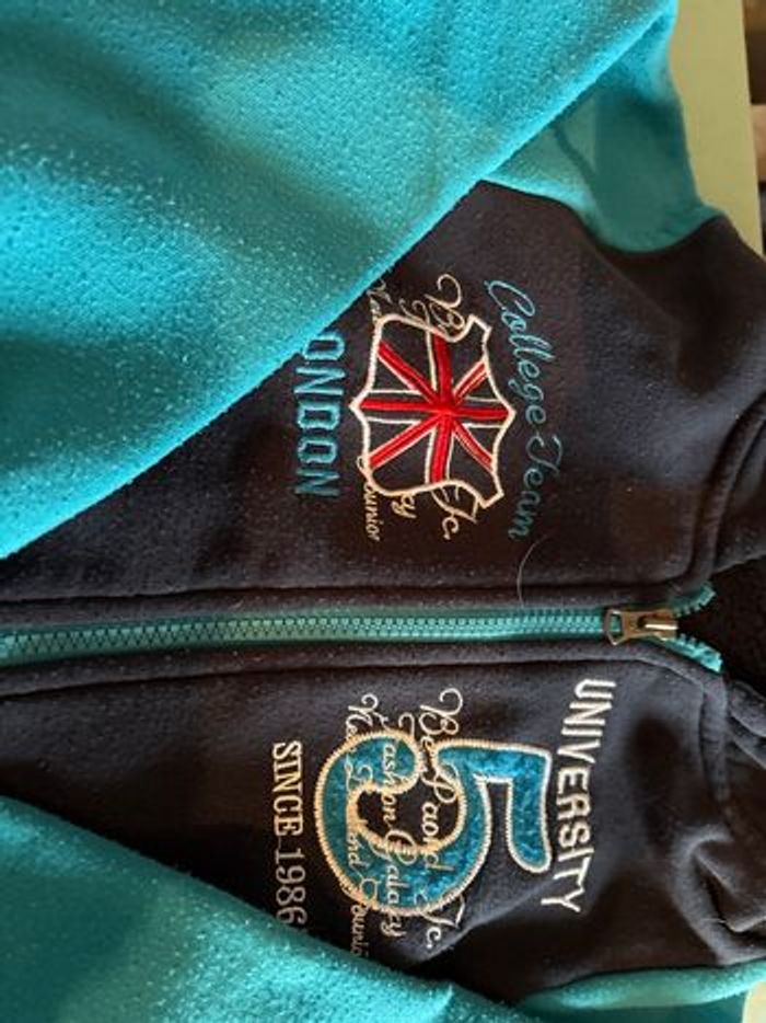 Vends gilet à capuche kool look jeans 8 ans très bon état - photo numéro 2