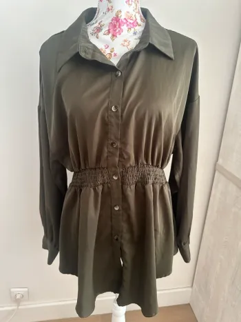Chemise satinée kaki bouffante