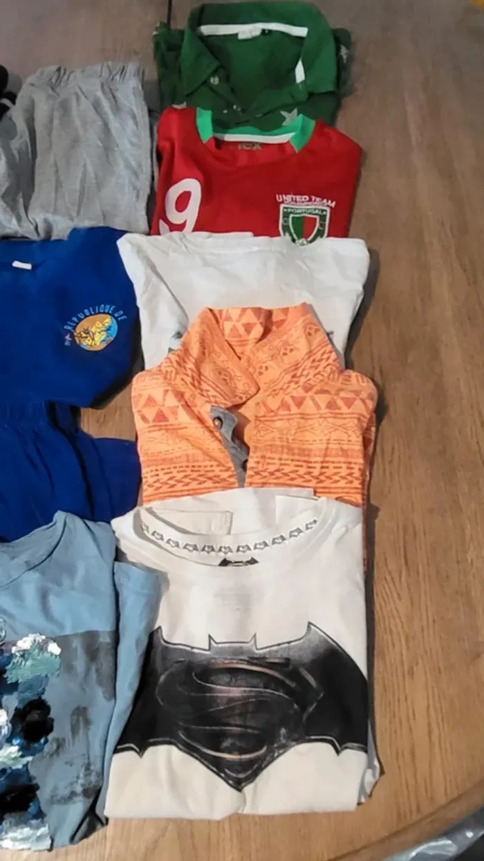 Lot 12 vêtements garçon 8ans - photo numéro 4