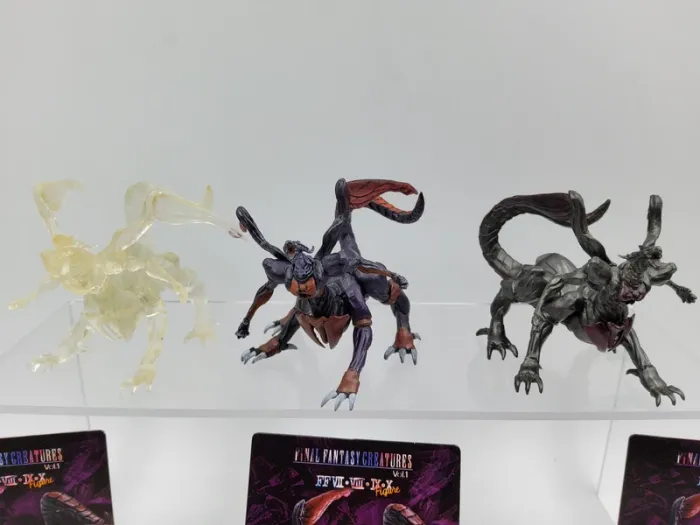 3 Figures Final Fantasy Creatures Vol.1 – Ultima Weapon Full Color & Metallic & Clear - photo numéro 2