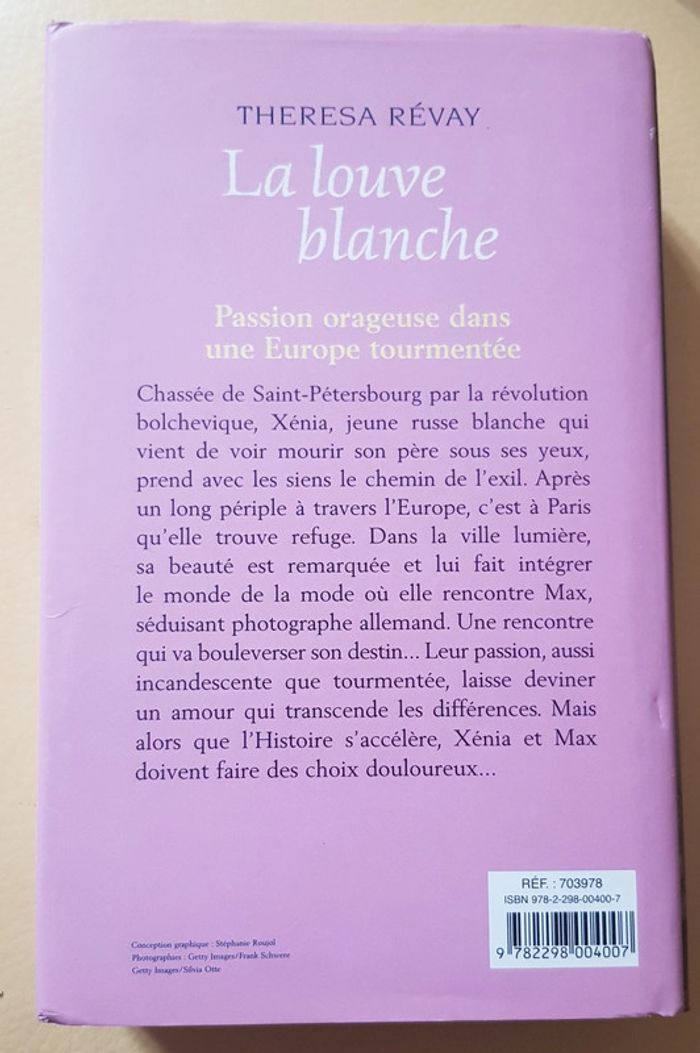 Livre "La louve blanche " Thérésa Révay - photo numéro 3
