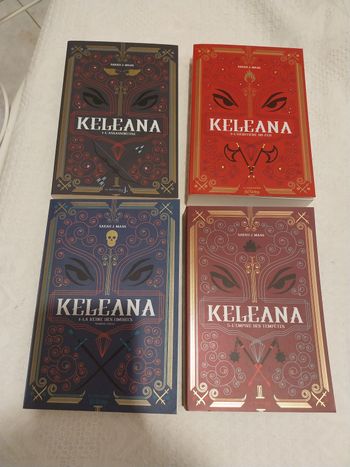Romans Keleana tomes 1 + 3 + 4 Partie 1 La Reine des Ombres + 5- Sarah J. Maas La Martinière