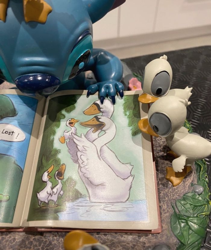 Figurine stitch disney canards