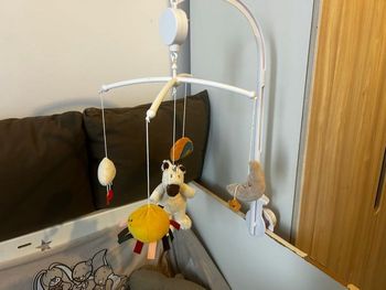 Mobile musical bébé (berceuse)