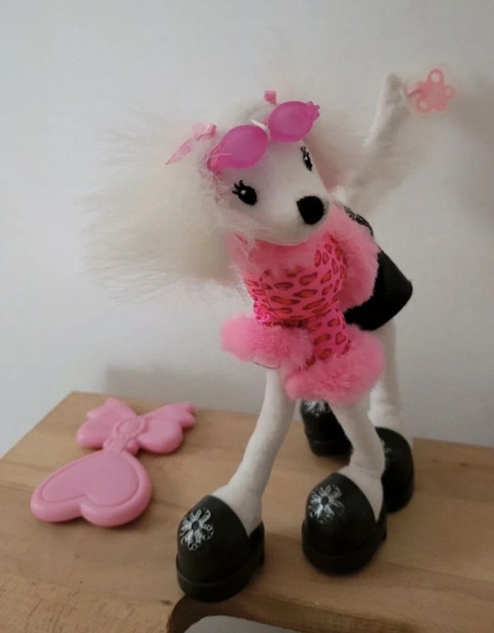 Chuen Caniche Barbie avec sa voiture décapotable - photo numéro 3