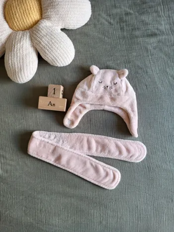Lot bonnet et écharpe taille 49 bébé fille hiver