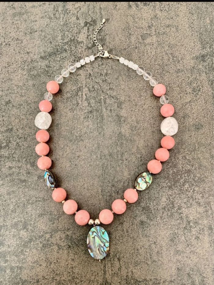 Collier perles d’eau et ormeaux