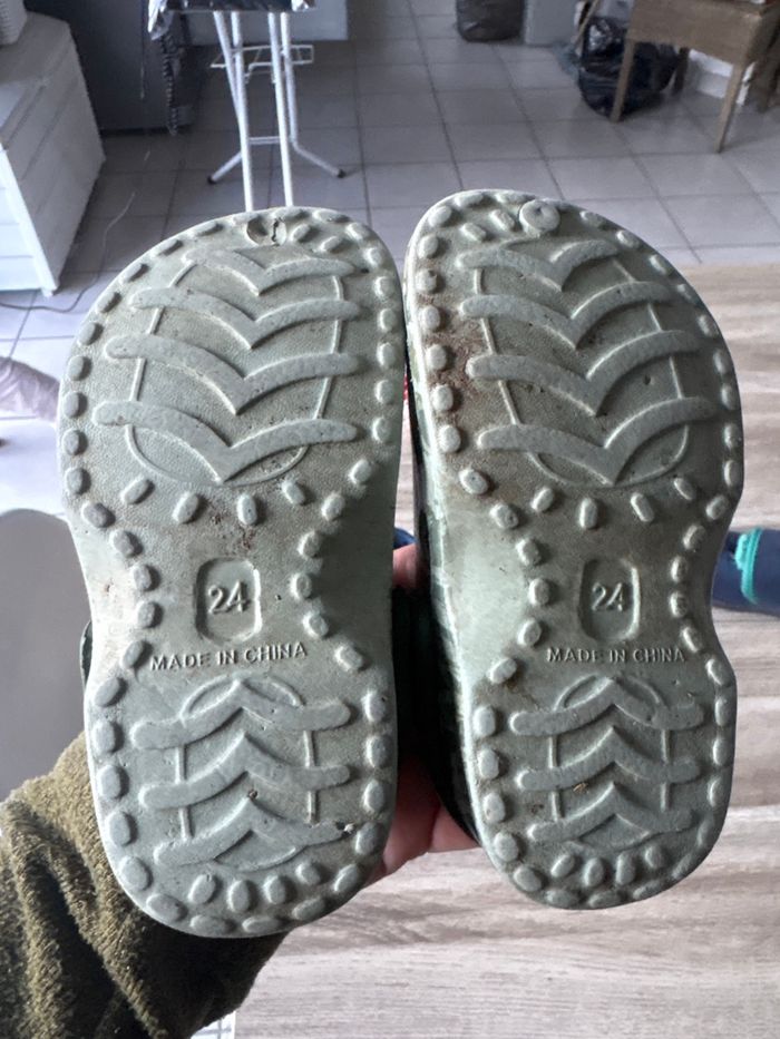 Lot de 2 paires de crocs - photo numéro 2