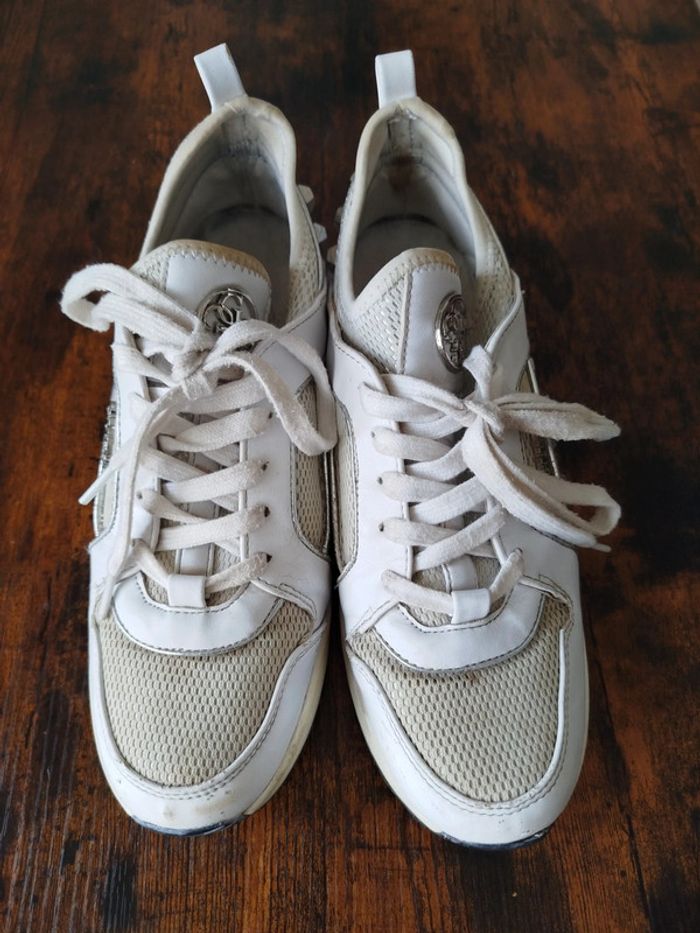 Baskets de ville T 38 Guess - photo numéro 9