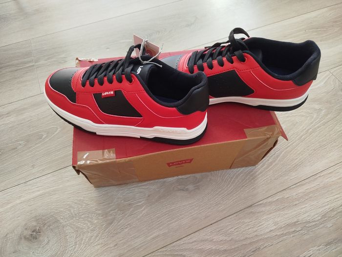 Basket levis pointure 35 neuve - photo numéro 2