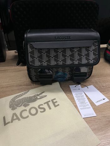 Saccoche Lacoste 