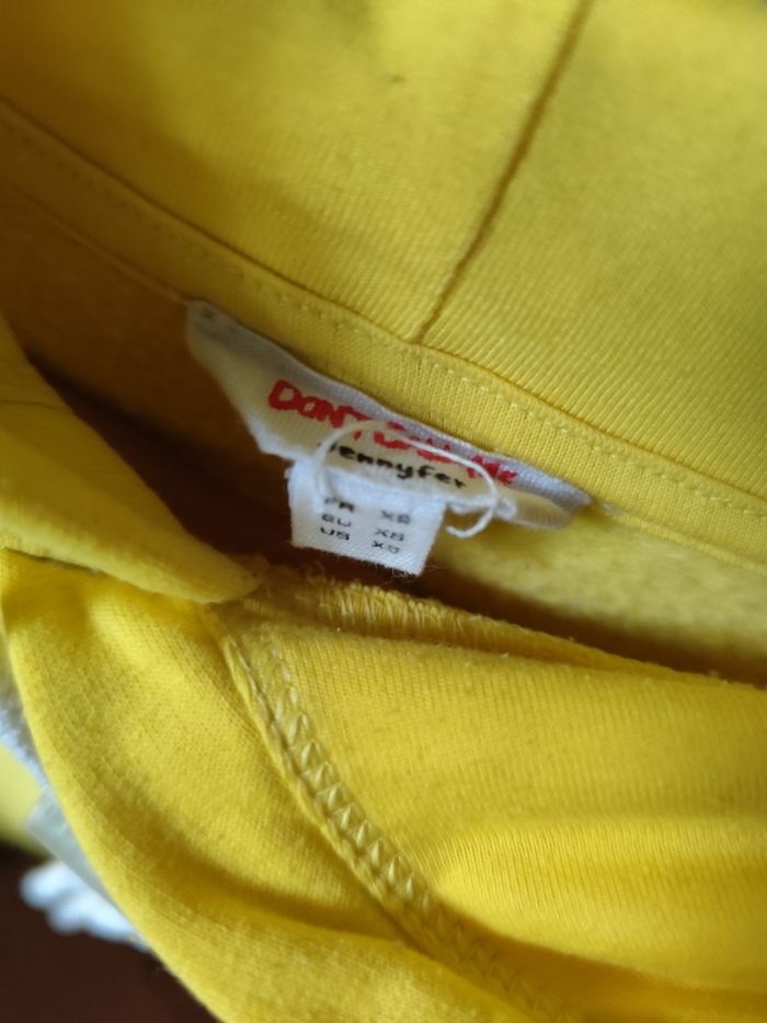 Pull jaune à capuche - photo numéro 3